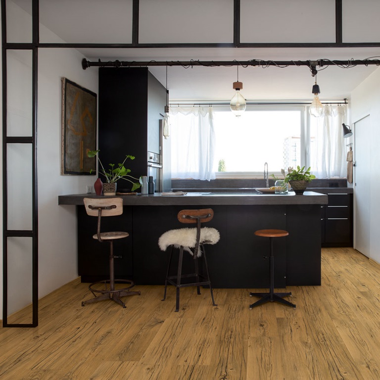 Alliance Bois - Tassin - Lyon - QUICK-STEP - Cachet authentique du bois Chanfrein authentique Lame standard Garantie domestique à vie Certificat C2C Material Health Compatible avec un plancher chauffant/rafraîchissant Résistant à l’eau 