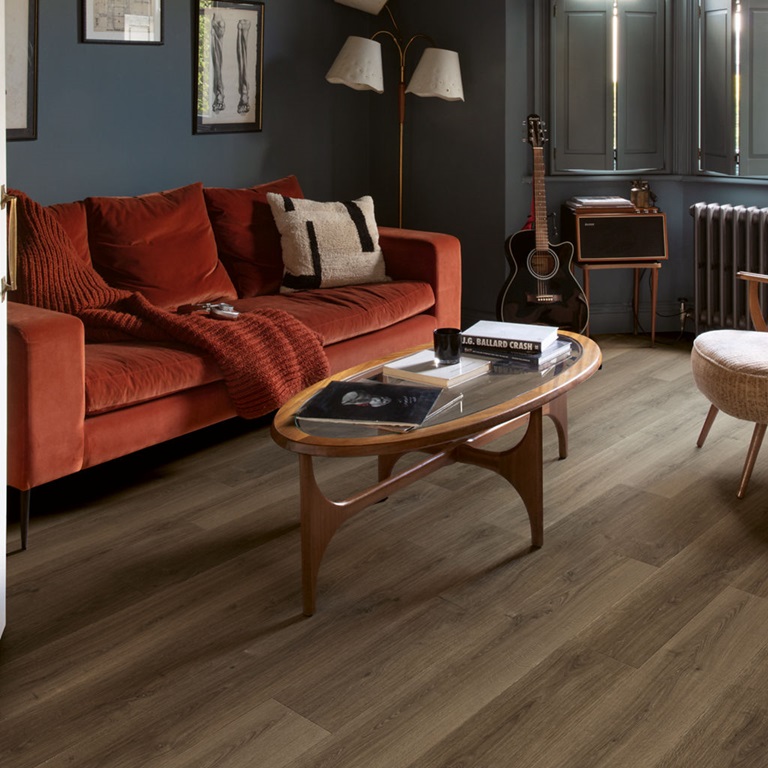 Alliance Bois - Tassin - Lyon - QUICK-STEP - Mix & Match avec les designs de dalle Cachet authentique du bois Chanfrein authentique Garantie domestique à vie Lame standard Compatible avec un plancher chauffant/rafraîchissant Certificat C2C Material Health Résistant à l’eau 