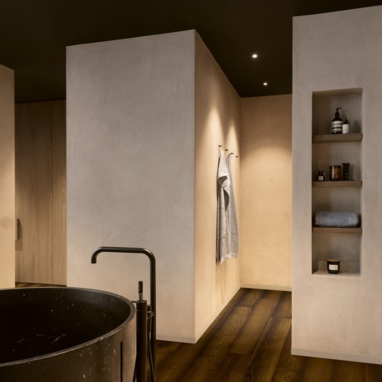 Alliance Bois - Tassin - Lyon - QUICK-STEP - Mix & Match avec les designs de dalle Chanfrein authentique Lame standard Cachet authentique du bois Garantie domestique à vie Compatible avec un plancher chauffant/rafraîchissant Résistant à l’eau 