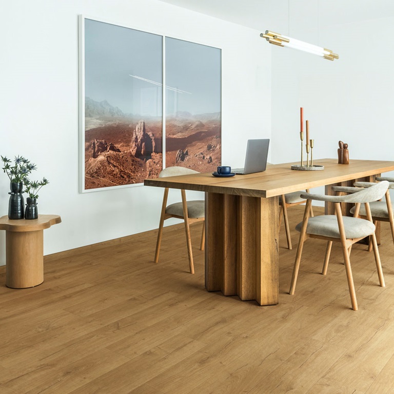 Alliance Bois - Tassin - Lyon - QUICK-STEP - Mix & Match avec les designs de dalle Cachet authentique du bois Garantie domestique à vie Lame standard Chanfrein authentique Compatible avec un plancher chauffant/rafraîchissant Résistant à l’eau 