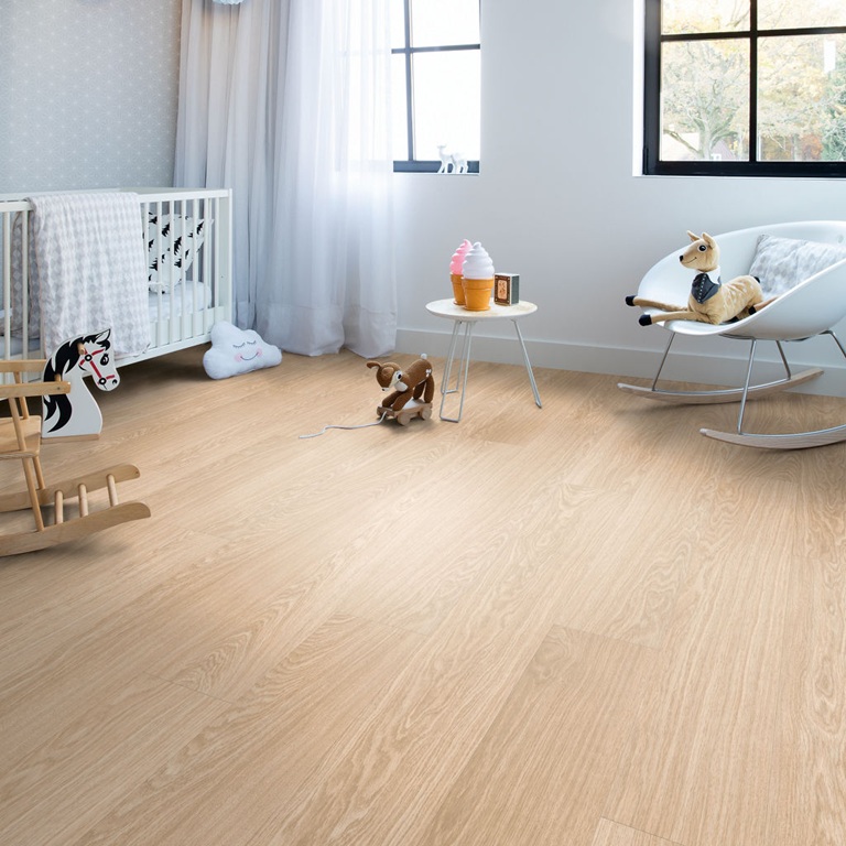 Alliance Bois - Tassin - Lyon - QUICK-STEP - Garantie domestique à vie Compatible avec un plancher chauffant/rafraîchissant Lame de moyenne taille Résistant à l’eau Sous-couche intégrée 