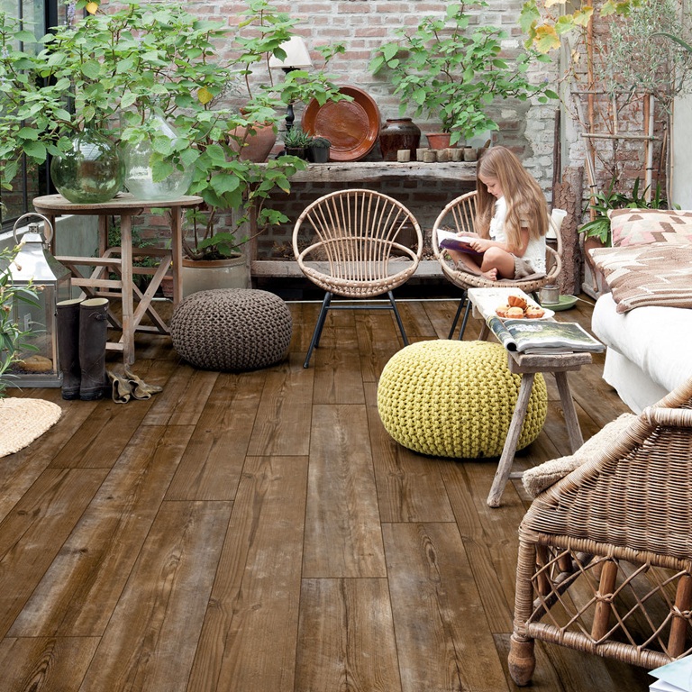 Alliance Bois - Tassin - Lyon - QUICK-STEP - Garantie domestique à vie Compatible avec un plancher chauffant/rafraîchissant Lame de moyenne taille Sous-couche intégrée Résistant à l’eau 