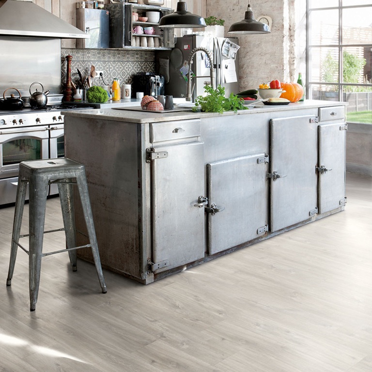 Alliance Bois - Tassin - Lyon - QUICK-STEP - Lame standard Sous-couche intégrée Compatible avec un plancher chauffant/rafraîchissant Résistant à l’eau Garantie domestique à vie 