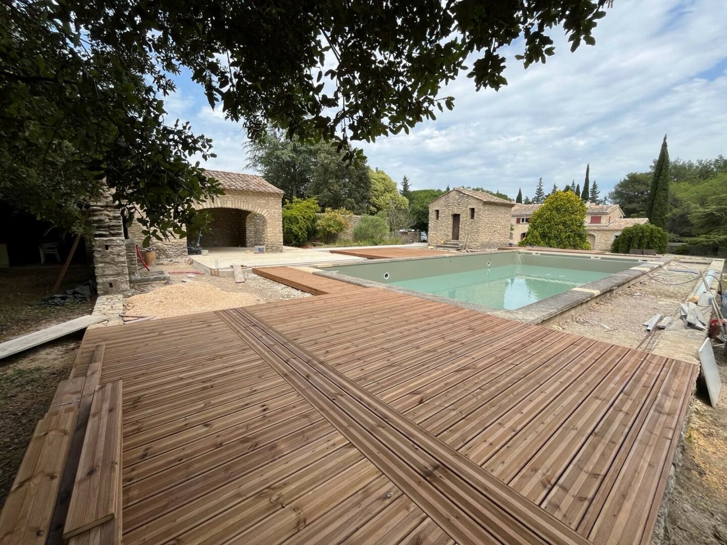 Alliance Bois - Tassin - Lyon - Terrasse réalisée par Essence Bois. 