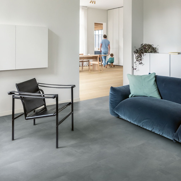 Alliance Bois - Tassin - Lyon - QUICK-STEP - Dalle luxueuse de taille moyenne Compatible avec un plancher chauffant/rafraîchissant Aspect de pierre naturelle Garantie domestique à vie Sous-couche intégrée Résistant à l’eau 