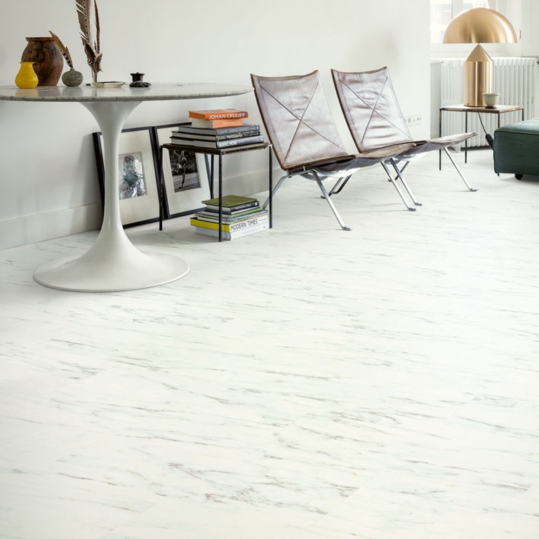 Alliance Bois - Tassin - Lyon - QUICK-STEP - Dalles petit format Compatible avec un plancher chauffant/rafraîchissant Garantie domestique à vie Sous-couche intégrée Aspect de pierre naturelle Résistant à l’eau 