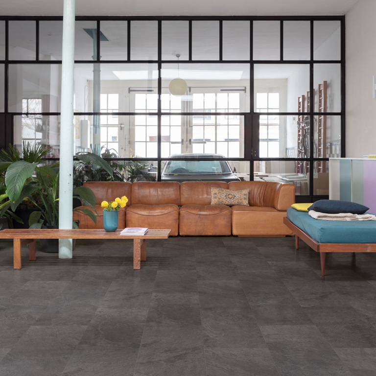 Alliance Bois - Tassin - Lyon - QUICK-STEP - Dalles petit format Compatible avec un plancher chauffant/rafraîchissant Garantie domestique à vie Sous-couche intégrée Aspect de pierre naturelle Résistant à l’eau 