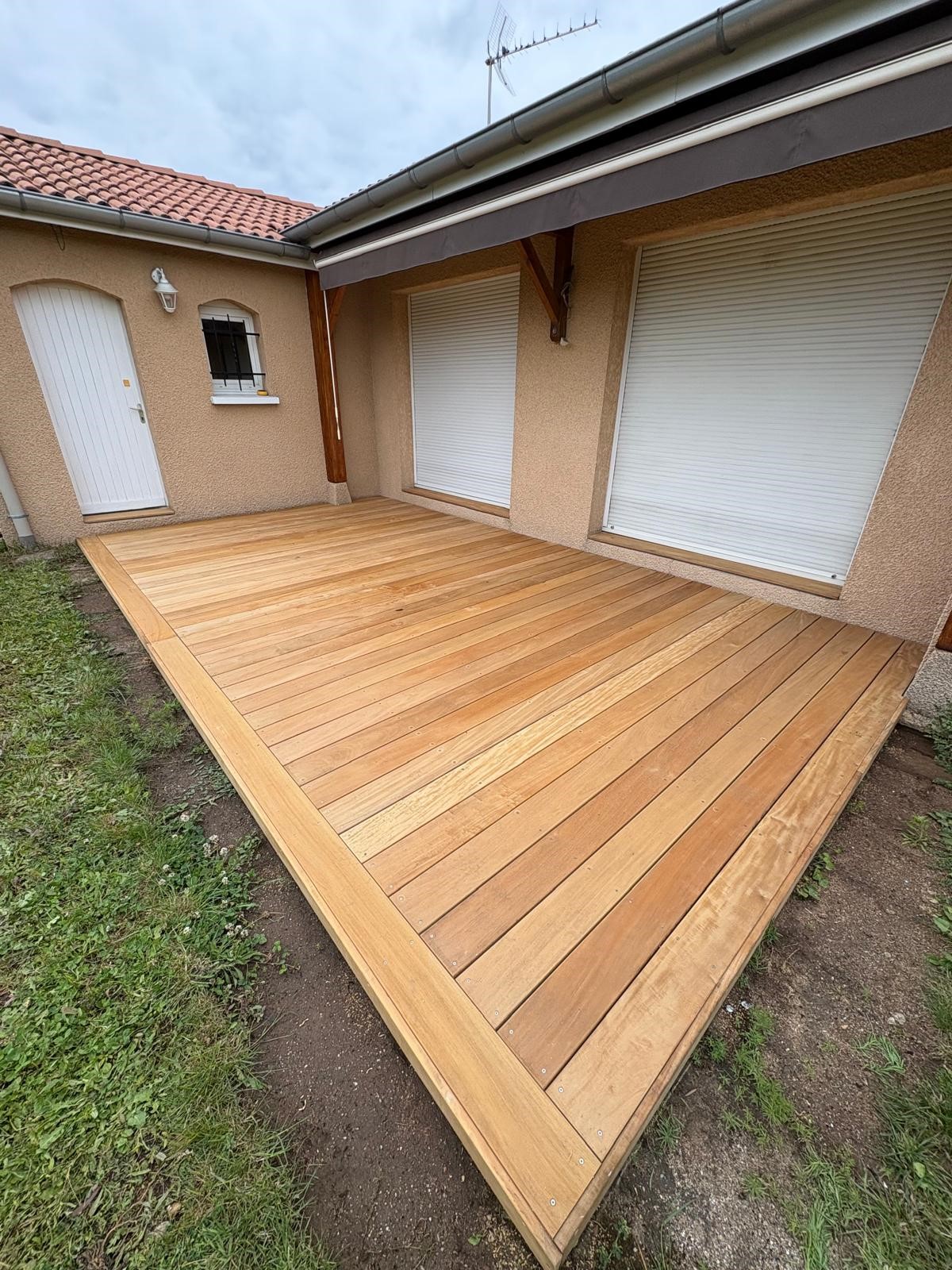 Alliance Bois - Tassin - Lyon - Terrasse réalisée par Essence Bois 